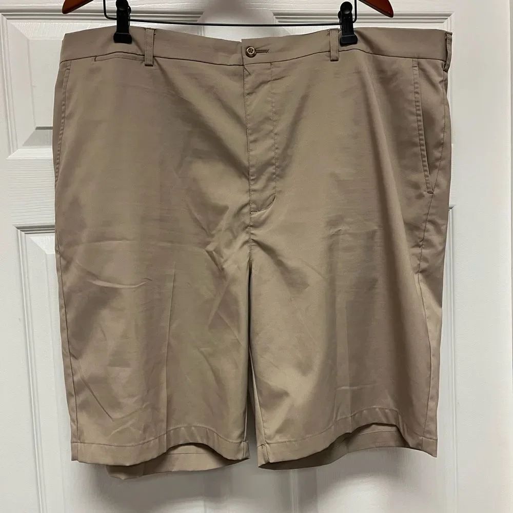 Roundtree & Yorke Tan Flat Front Performance Shorts sz 44 B